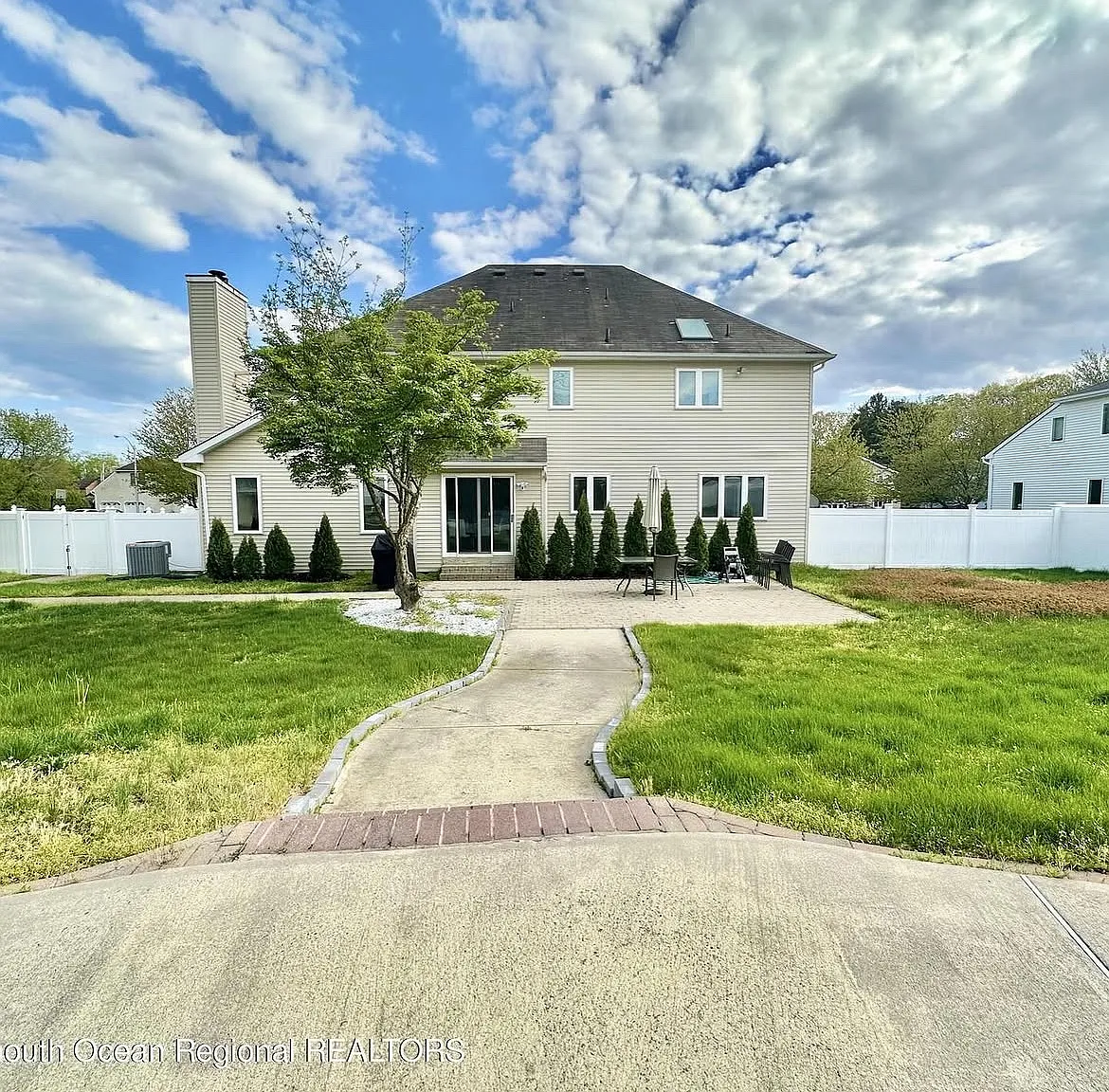 Old Queens Ct, Eatontown — Photo 4
