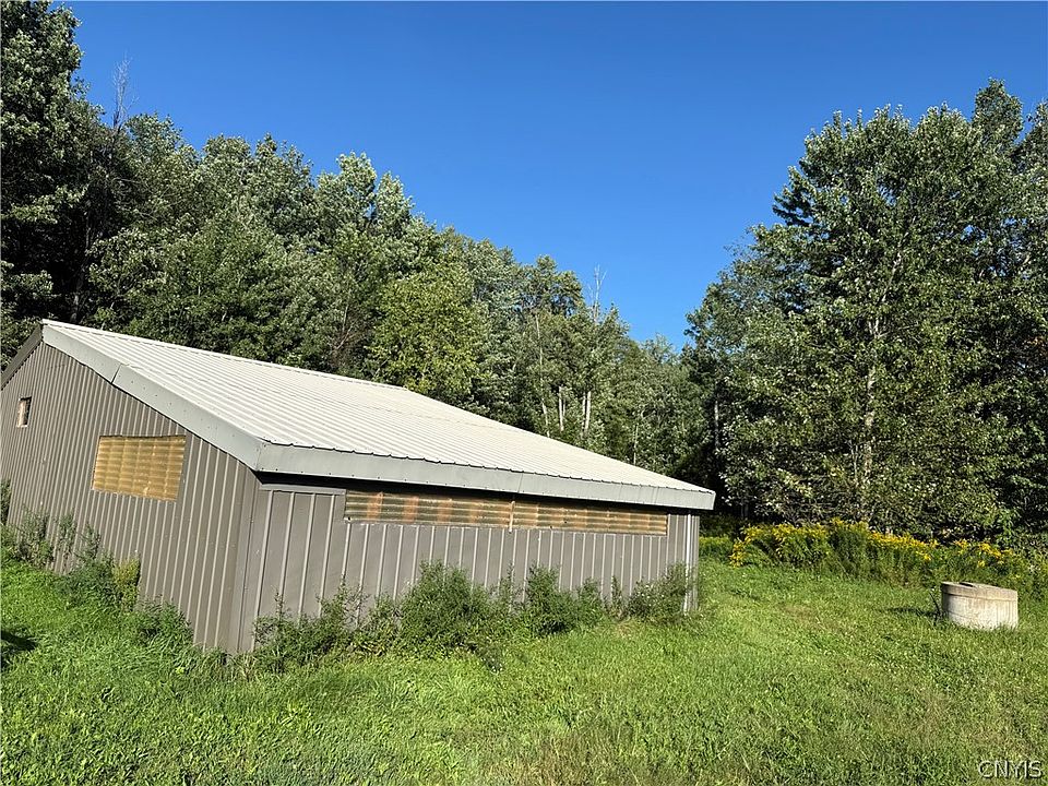 2nd image of 216 Cape Horn Rd