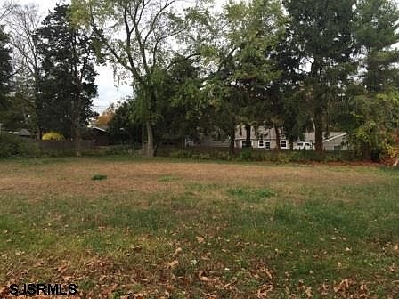 1st image of 110 E Balfour Ave