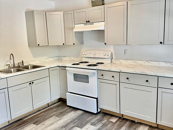 5th image of 310 Gilbert Ln