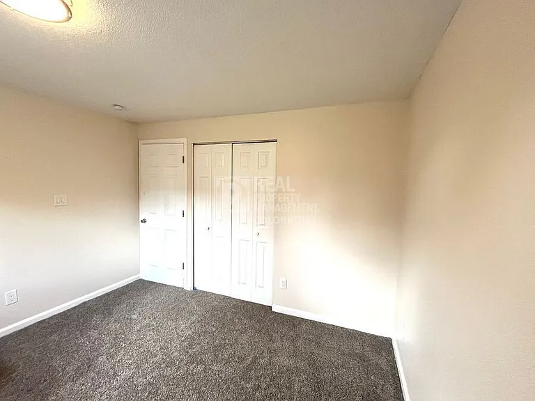 2046 Del Mar Dr — Photo 8