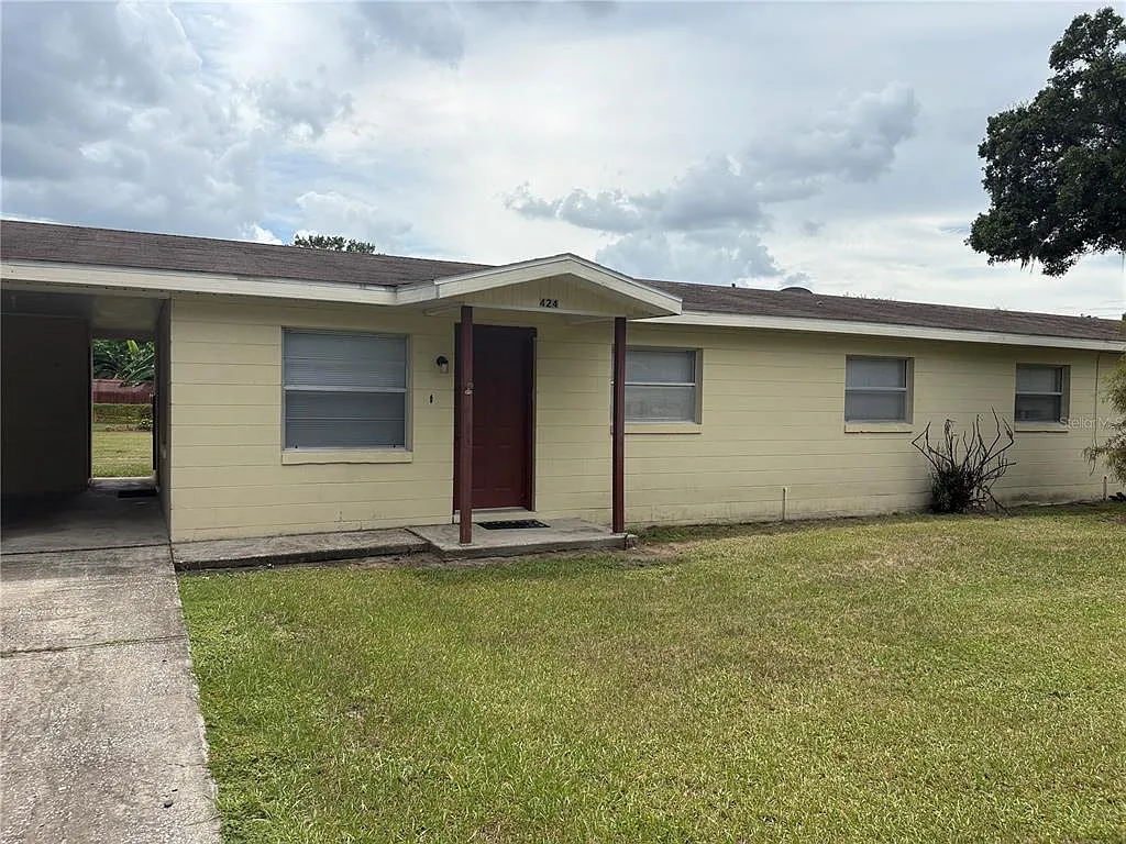3 bed, 1.0 bath, 876 sqft, $1,495 — Photo 2