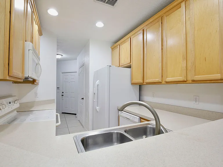 10412 Kiplinger Ln — Photo 4