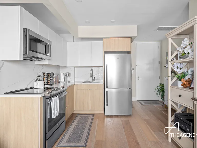 1173 Rogers Ave #5A — Photo 3