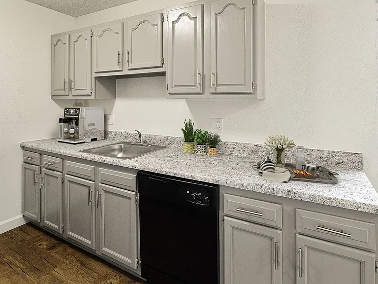 Metro Apartments At Bethalto — Photo 41