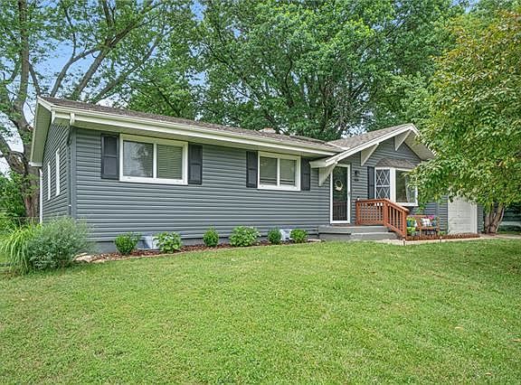 3rd image of 434 Monterey Ave