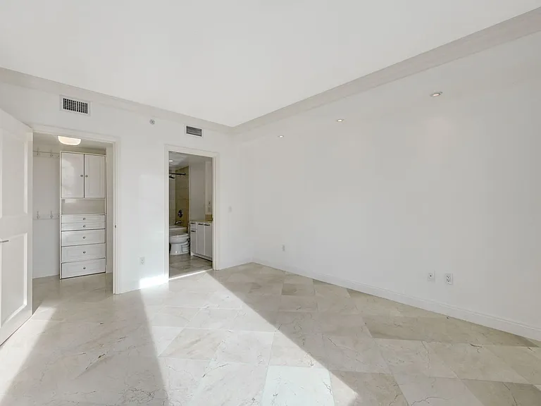 322 Karen Ave #804 — Photo 15