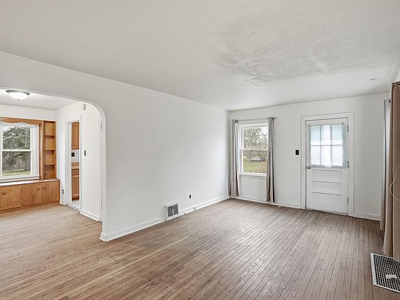 5th image of 1017 W 63rd Ave