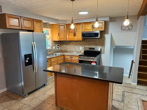 3317 Quaker Rd, Columbus, OH 43207