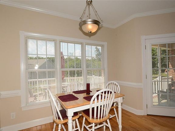 5th image of 1221 Branson Dr