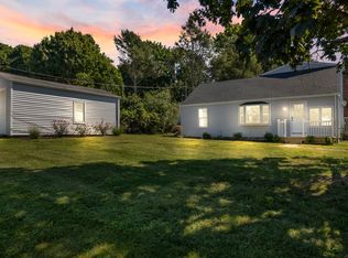 18 William St, Waterford, CT 06385