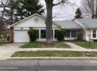 1A Carnation Dr, Lakewood, NJ 08701