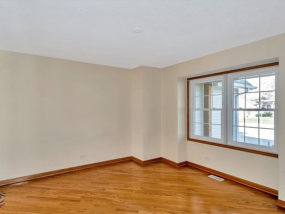 3rd image of 534 Jeffery Dr