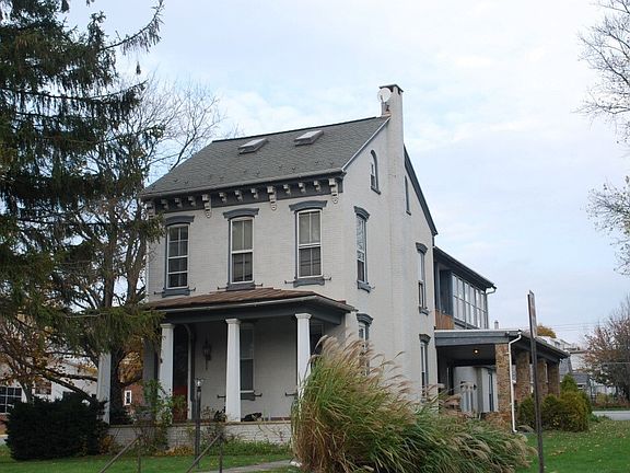 2nd image of 120 N Pine St