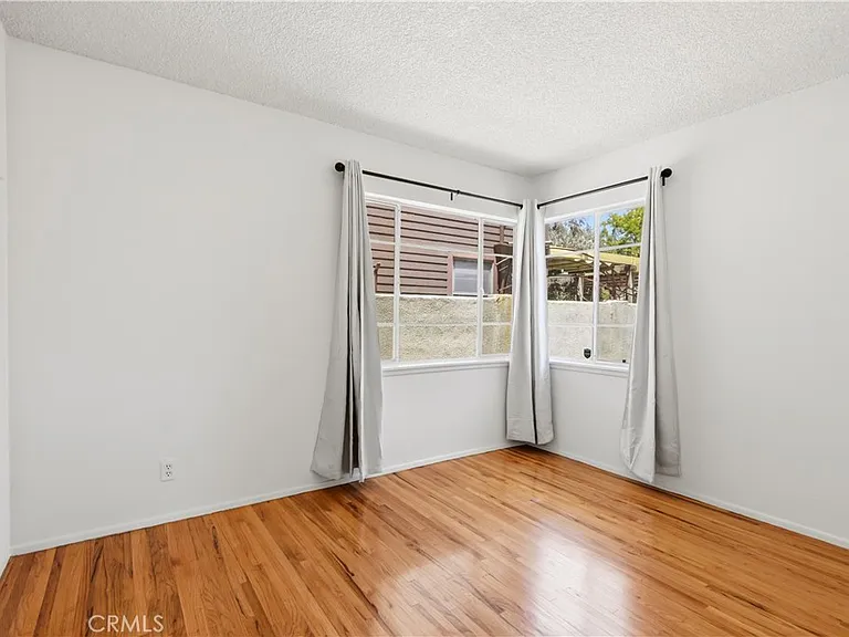4450 Matilija Ave — Photo 16