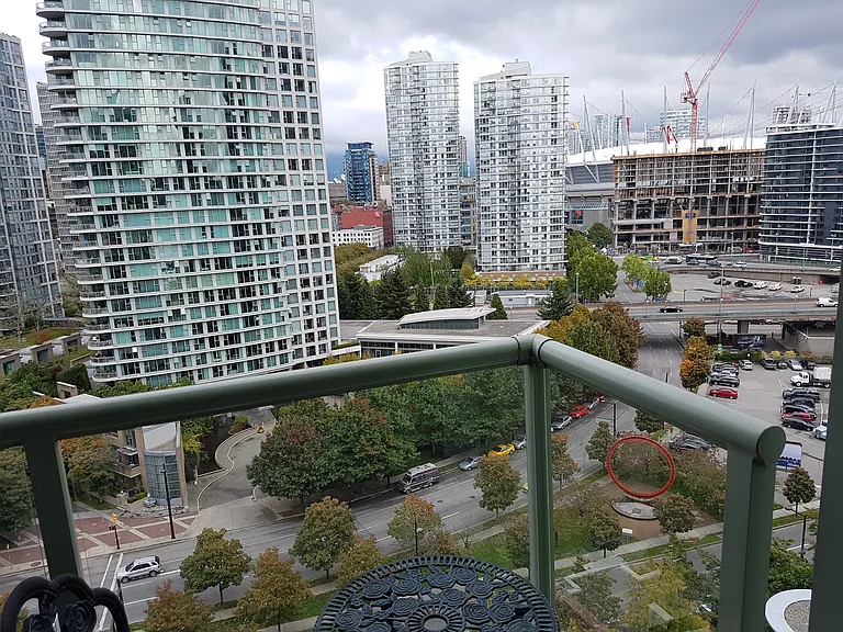 1077 Marinaside Cres #1707 — Photo 8