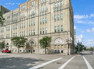 270 E Highland Ave, Milwaukee, WI 53202