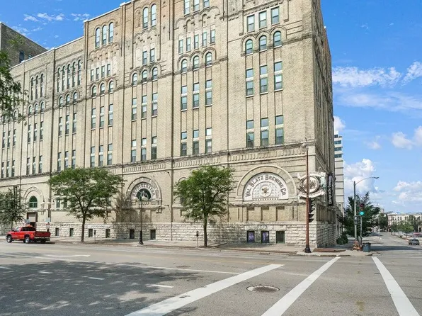 270 E Highland Ave, Milwaukee, WI 53202