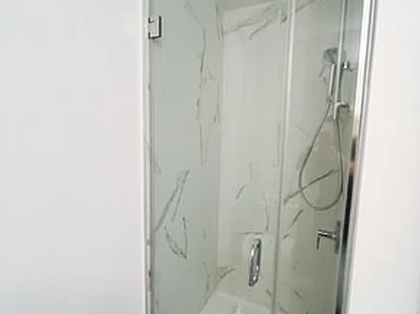 7 Golden Lion Hts #N735, Toronto, ON M2M 0C1