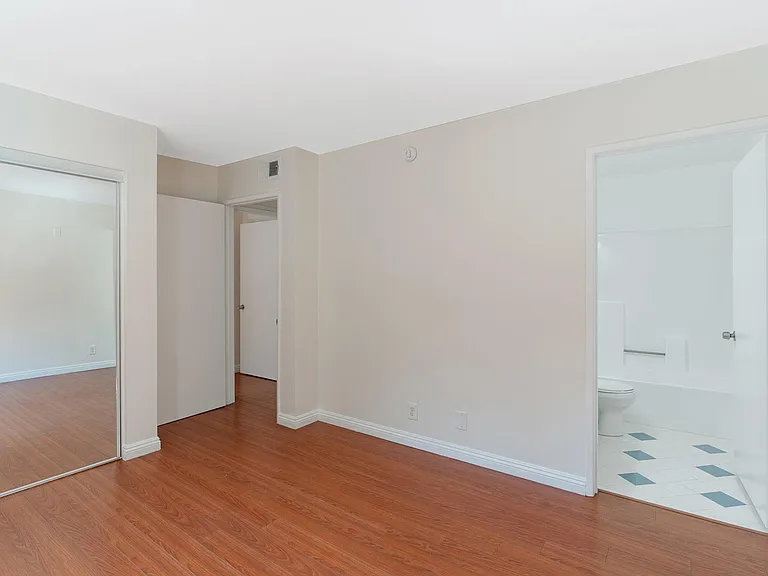 Unit 12: master bedroom/bathroom