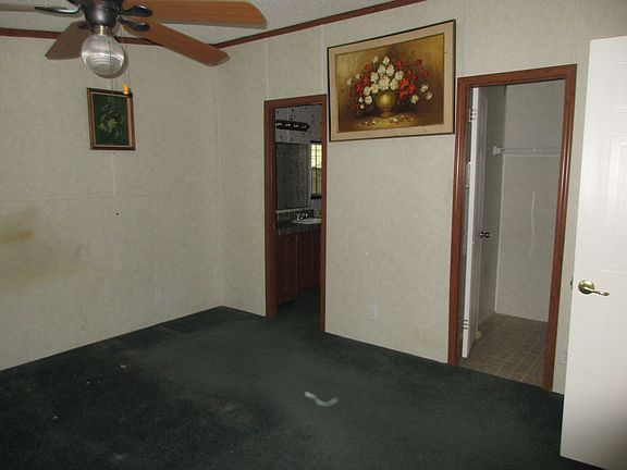 5th image of 1035 Snowdown E