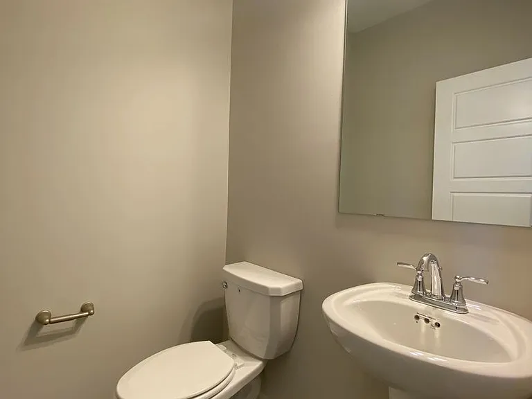 7940 Saint James Dr — Photo 32