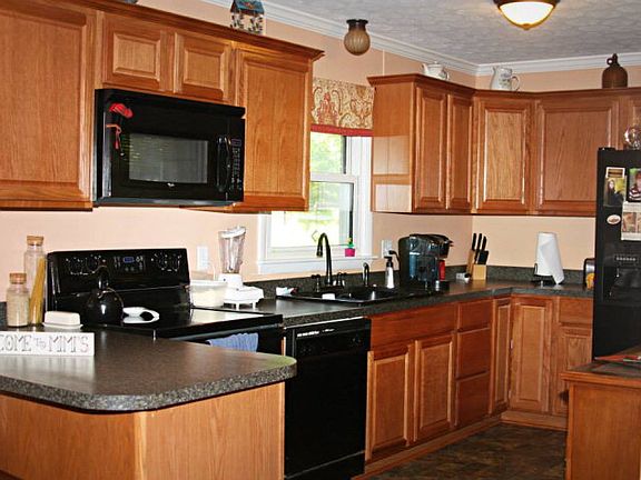 3rd image of 3023 Arnold Dr