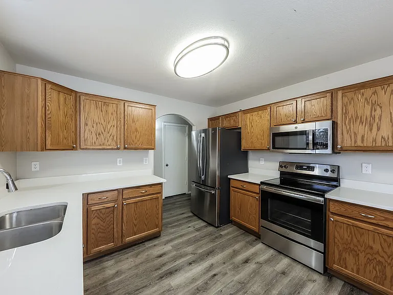 16231 W Moreland St — Photo 9