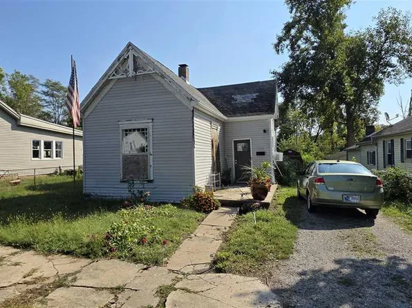 1042 Beech St, Connersville, IN 47331