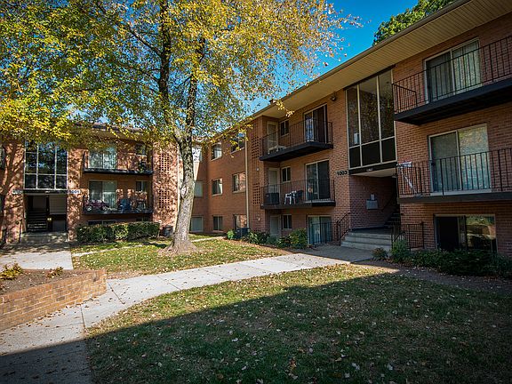 Glen Willow Apartments Buildings Exterior 04