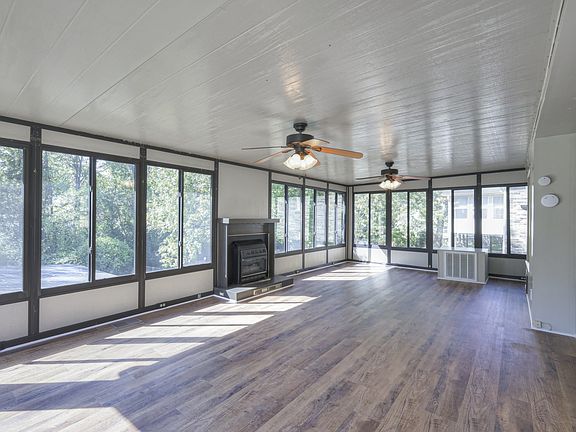 4th image of 121 Lynhurst Cir