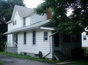2nd image of 39 Clinton St