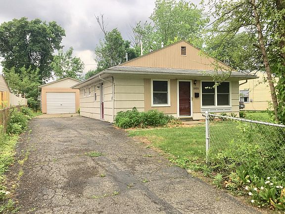3rd image of 1835 Eastfield Dr