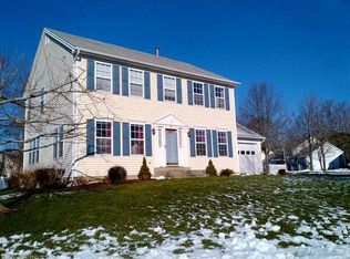 4 Oak Ridge Ln, Milford, CT 06461