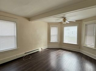 271 Coe St FLOOR 1R, Woonsocket, RI 02895