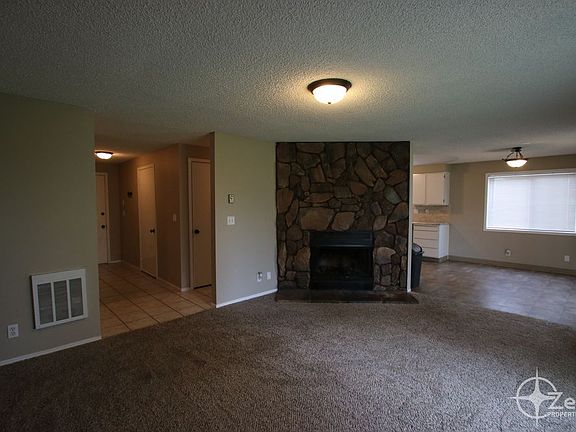 3rd image of 5504 NE 39th St