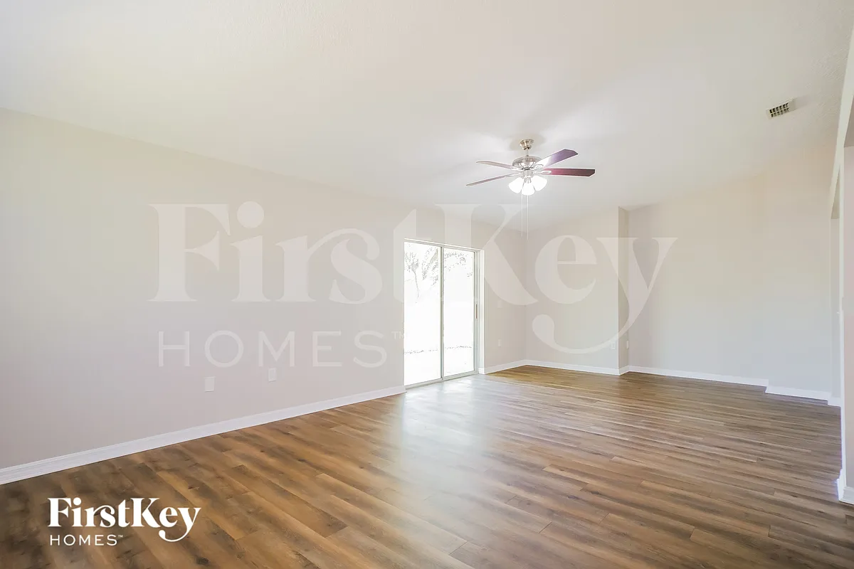 Building Photo - 117 King Arthur Ct