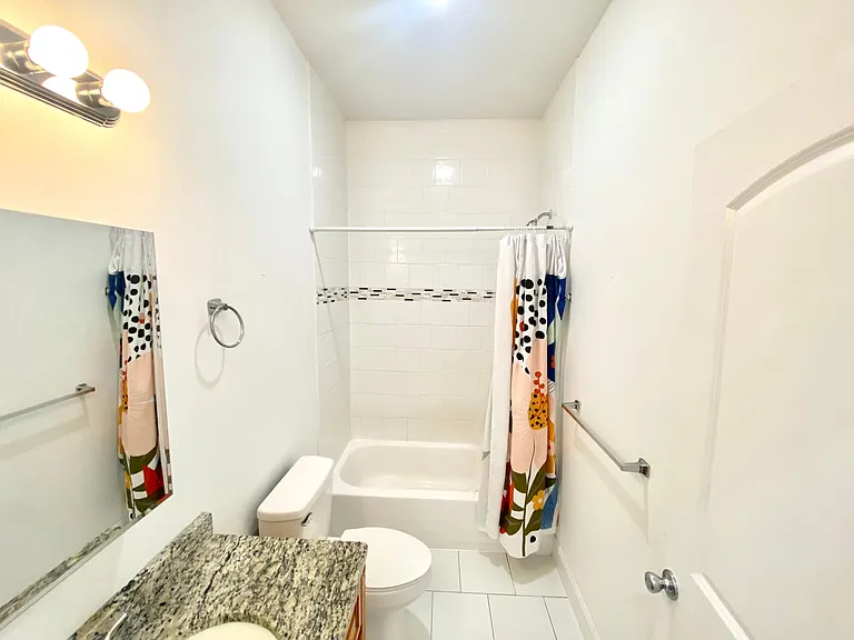 439 N 13th St #3E — Photo 12