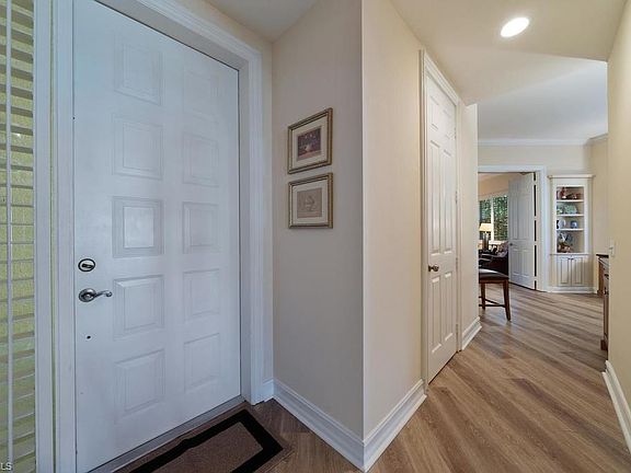 4th image of 831 Sailaway Ln APT 101