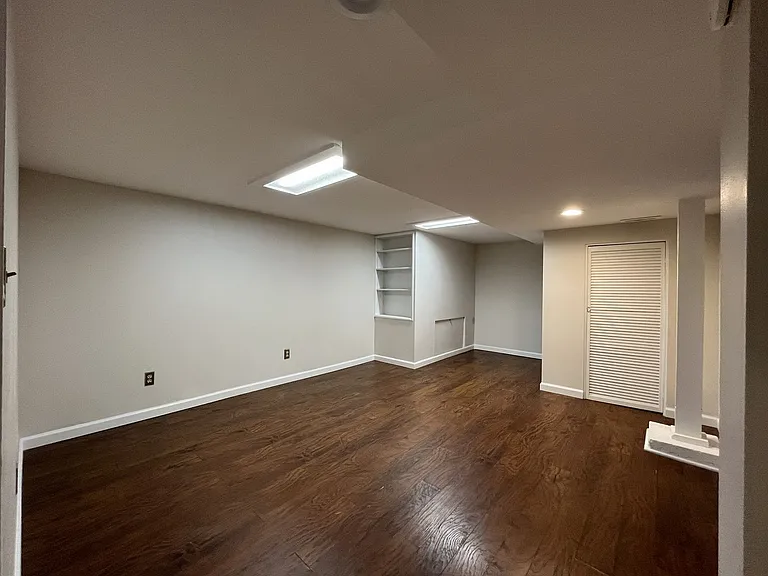 2417 N Rosa Parks Way — Photo 31