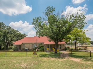 411 S Dick Price Rd, Kennedale, TX 76060