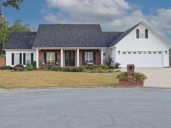 209 Grizzly Bear Cv, White Hall, AR 71602