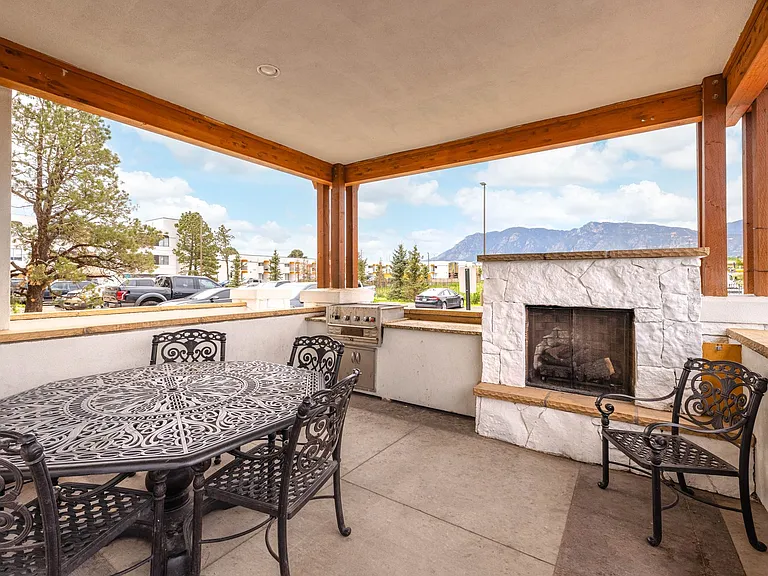 Alta Apartments — Photo 32