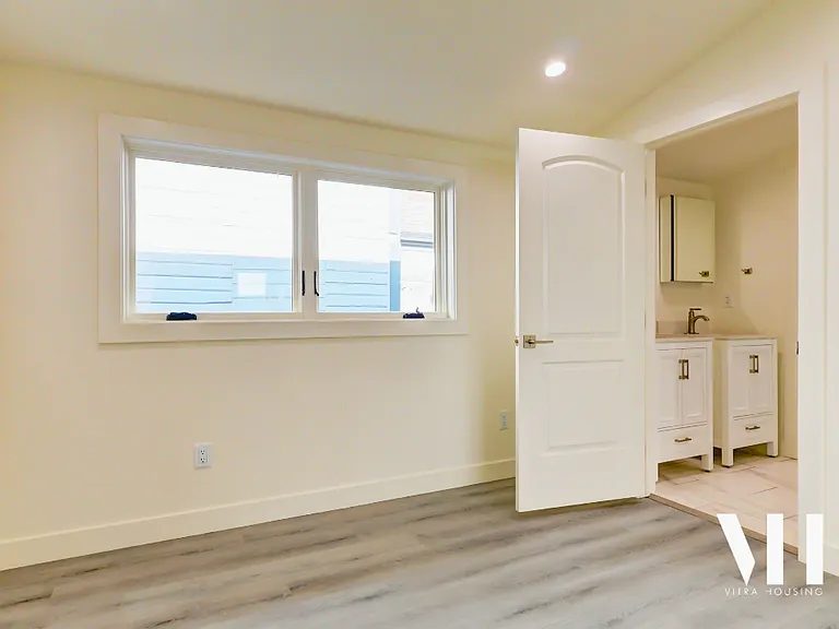 1032.75 | Five Bedroom, Four Bath| Detached Home