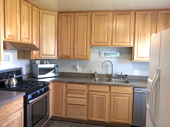 Under cabinet lighting