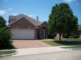 625 Oak Hollow Trl, Saginaw, TX 76179