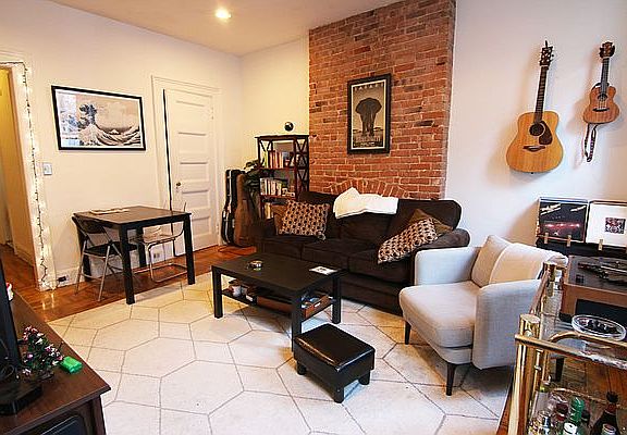 2nd image of 159 W 80th St APT 5B
