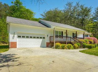 528 Mount View Dr, Tunnel hill, GA 30755