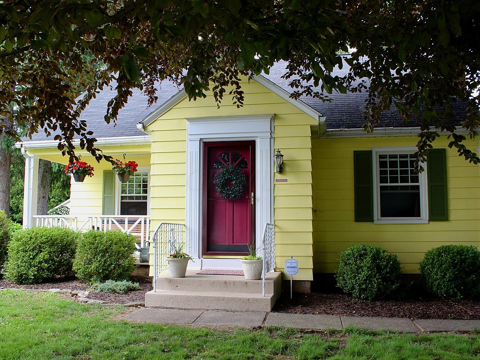 1st image of 334 Moull St