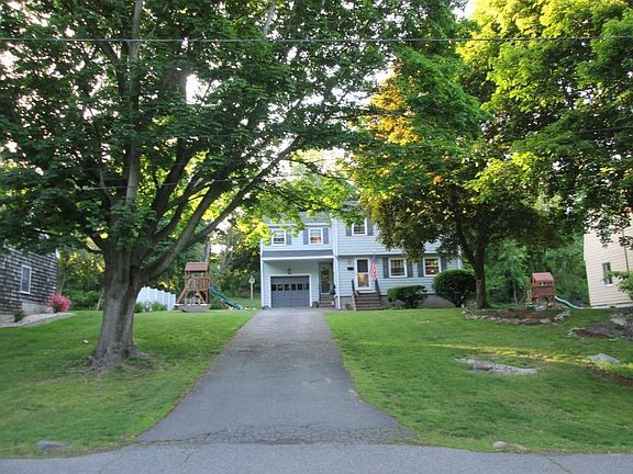 2nd image of 26 Surrey Rd
